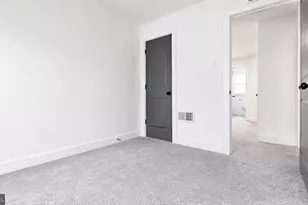 2420 Liberator St, Levittown, PA 19057 - Photo 6