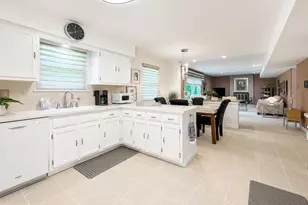 245 Toll Dr, Southampton, PA 18966 - Photo 10