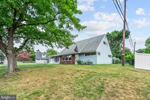 6 Cobalt Ridge Dr E, Levittown, PA 19057 - Photo 1