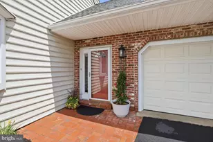 113 Hayhurst Ct, Holland, PA 18966 - Photo 6