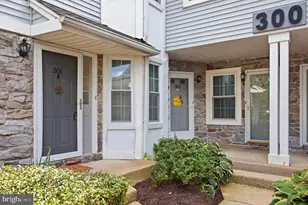 301 Mews Dr, Sellersville, PA 18960 - Photo 2