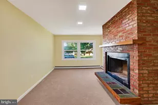 19 Vicar Ln, Levittown, PA 19054 - Photo 16