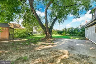 19 Vicar Ln, Levittown, PA 19054 - Photo 36