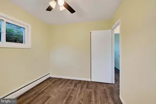 19 Vicar Ln, Levittown, PA 19054 - Photo 28