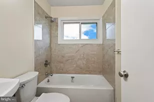 19 Vicar Ln, Levittown, PA 19054 - Photo 22