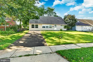 19 Vicar Ln, Levittown, PA 19054 - Photo 1