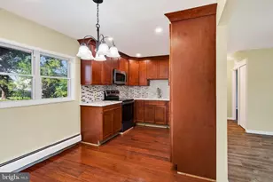 19 Vicar Ln, Levittown, PA 19054 - Photo 10