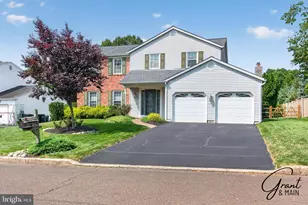15 Black Pine Rd, Holland, PA 18966 - Photo 1