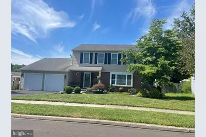 126 Hampton Drive, Langhorne, PA 19047 - Photo 2