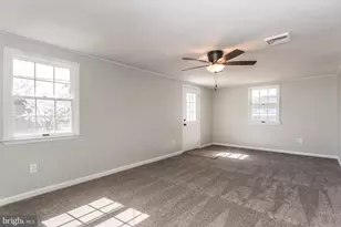 30 Primrose Ln, Levittown, PA 19054 - Photo 14