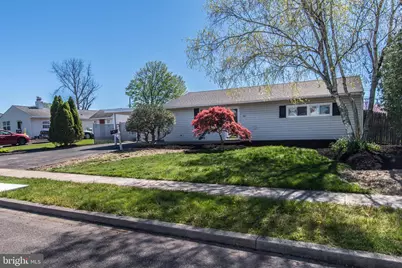 30 Primrose Lane, Levittown, PA 19054 - Photo 2