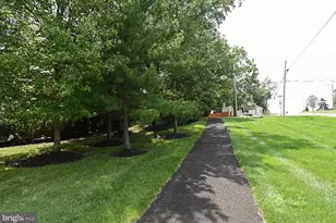 1861 Creekview Ln, Jamison, PA 18929 - Photo 8