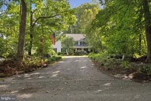 1825 Walnut Ln, Quakertown, PA 18951 - Photo 2