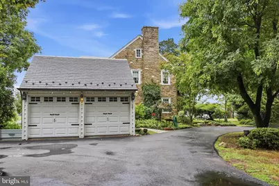 6502 N Radcliffe Street, Bristol, PA 19007 - Photo 2