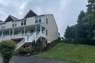28 Cottonwood Dr, Southampton, PA 18966 - Photo 2