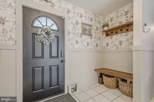 201 Snowball Dr, Levittown, PA 19056 - Photo 2