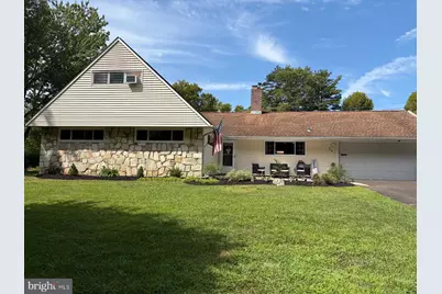 201 Snowball Drive, Levittown, PA 19056 - Photo 1