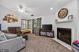 132 Basswood Ct, Warrington, PA 18976 - Photo 4