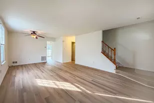 21 Stockton Ct, Newtown, PA 18940 - Photo 6