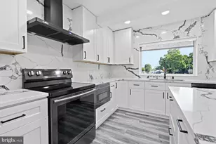 11 Grasspond Rd, Levittown, PA 19057 - Photo 4