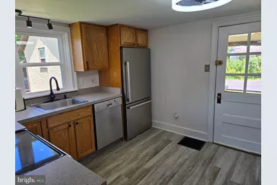 2454 E Swamp Road #1ST FLOOR, Quakertown, PA 18951 - Photo 8