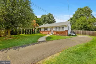 151 E Richardson Ave, Langhorne, PA 19047 - Photo 2