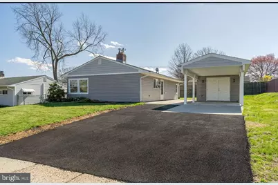 49 Mistletoe Lane, Levittown, PA 19054 - Photo 1