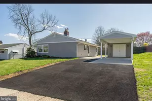 49 Mistletoe Ln, Levittown, PA 19054 - Photo 1