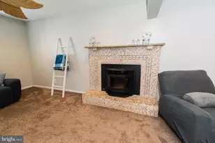 142 Elderberry Dr, Levittown, PA 19054 - Photo 20