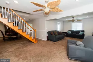 142 Elderberry Dr, Levittown, PA 19054 - Photo 18
