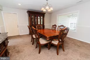 142 Elderberry Dr, Levittown, PA 19054 - Photo 10