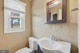 94 Terrace Rd, Levittown, PA 19056 - Photo 28