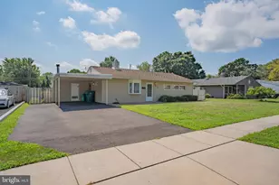 32 Young Birch Rd, Levittown, PA 19057 - Photo 2