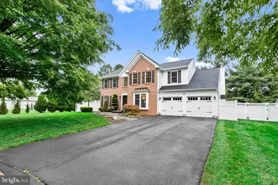 194 Hyacinth Drive S, Yardley, PA 19067 - Photo 1