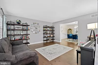 194 Hyacinth Drive S, Yardley, PA 19067 - Photo 8