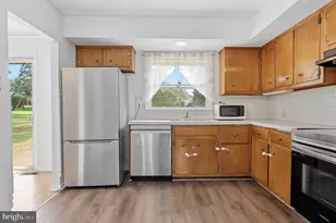 403 Merion Dr, Newtown, PA 18940 - Photo 12