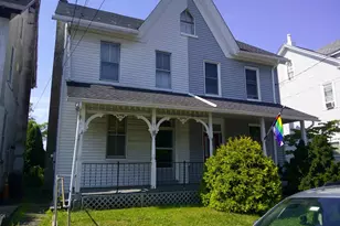 910 W Broad St, Quakertown, PA 18951 - Photo 1