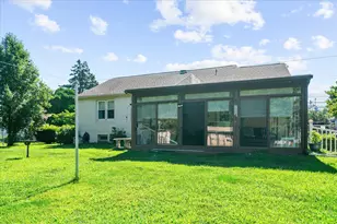 4004 Hulmeville Rd, Bensalem, PA 19020 - Photo 18