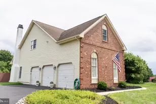 22 Hope Rd, Holland, PA 18966 - Photo 2