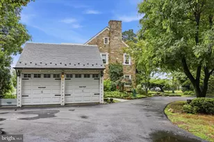 6502 N Radcliffe St, Bristol, PA 19007 - Photo 2