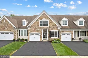 110 Reagan Dr, Sellersville, PA 18960 - Photo 1