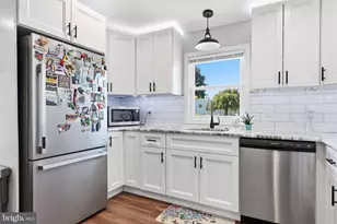 33 Wildrose Ln, Levittown, PA 19054 - Photo 8