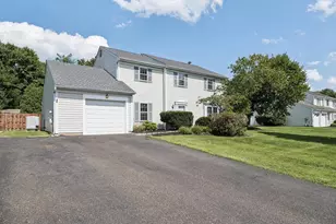 1561 Mulberry Cir, Warminster, PA 18974 - Photo 2