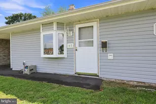 45 Lavender Ln, Levittown, PA 19054 - Photo 2