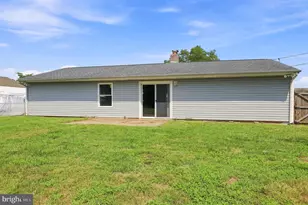 45 Lavender Ln, Levittown, PA 19054 - Photo 22