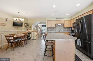733 Waterway Ct, Quakertown, PA 18951 - Photo 10