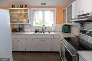176 N Ambler St, Quakertown, PA 18951 - Photo 2