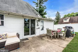 129 Plumbridge Dr, Levittown, PA 19056 - Photo 18