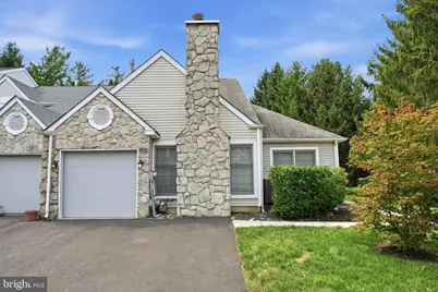 7 Walton Court, Newtown, PA 18940 - Photo 2