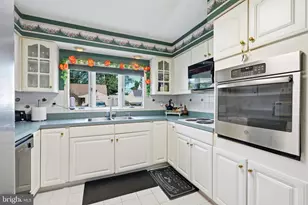 116 Highland Park Dr, Levittown, PA 19056 - Photo 12
